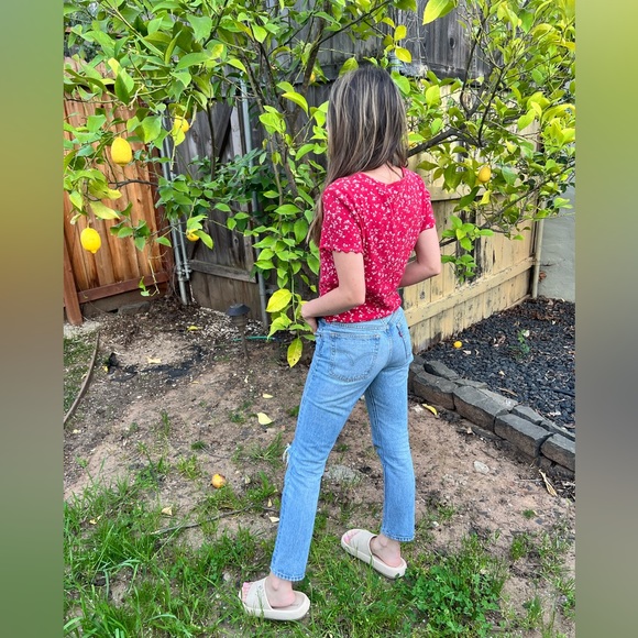 Hollister Y2K Red and White Floral Cropped Baby Tee 🌿 - Picture 10 of 10